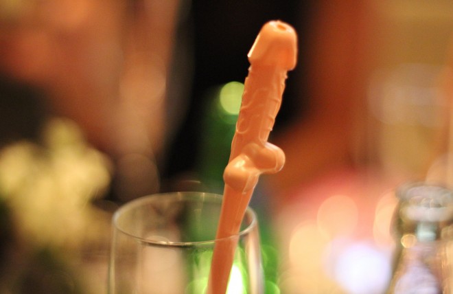 Penis-straw-hen-party-660x428